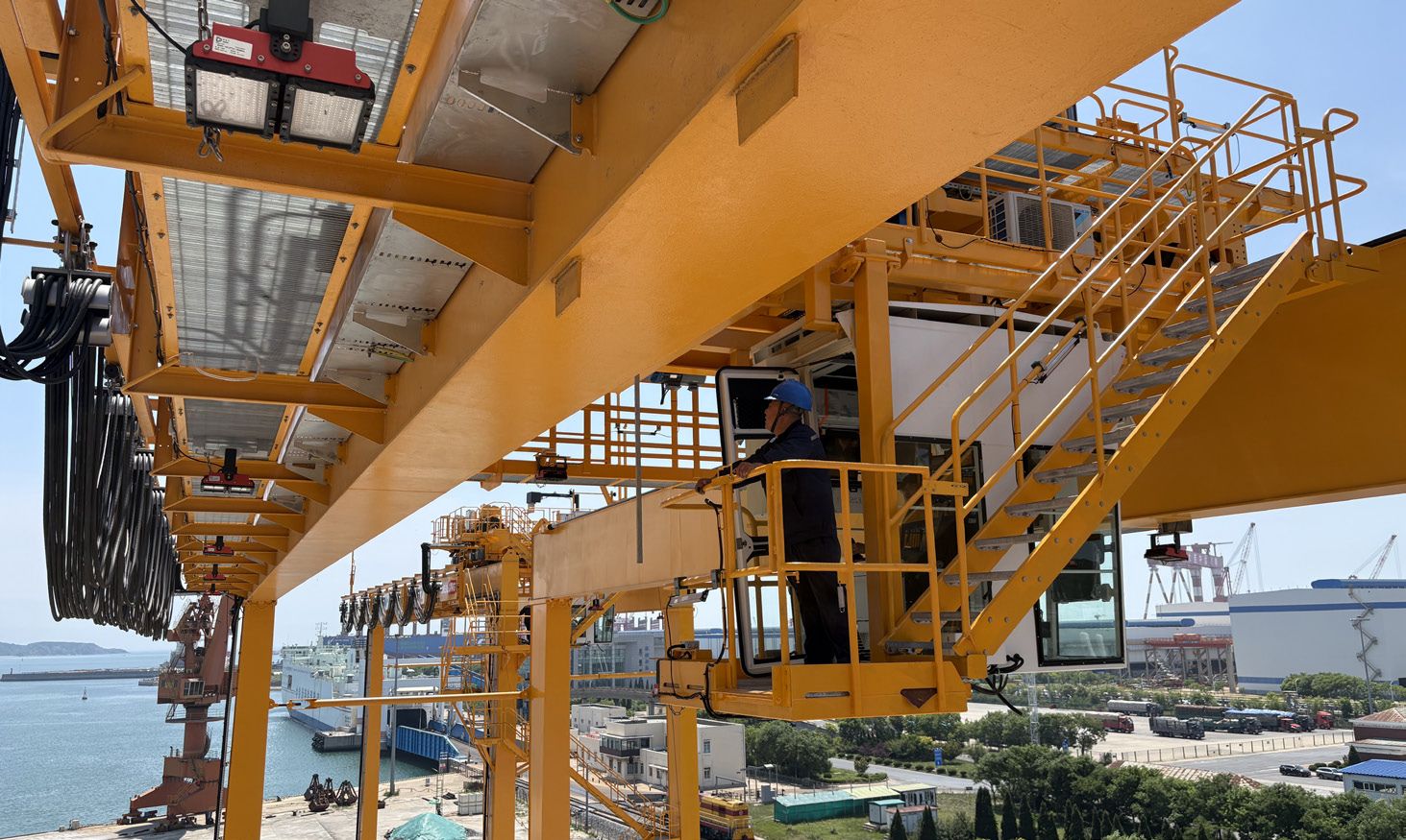 RTG1001 operator cab