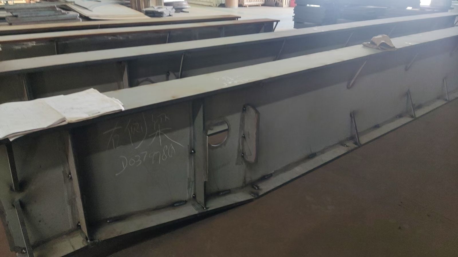 Side beam fabrication of RTG1001
